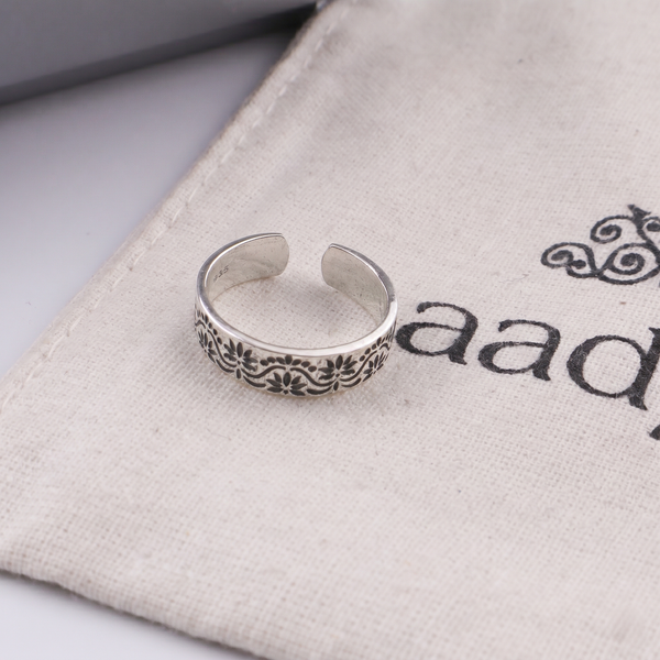 Petals Band Silver Ring