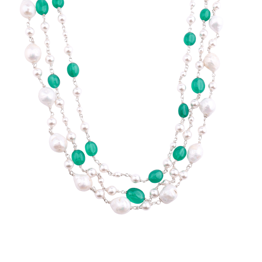Necklace with freshwater pearls and green onyx beads