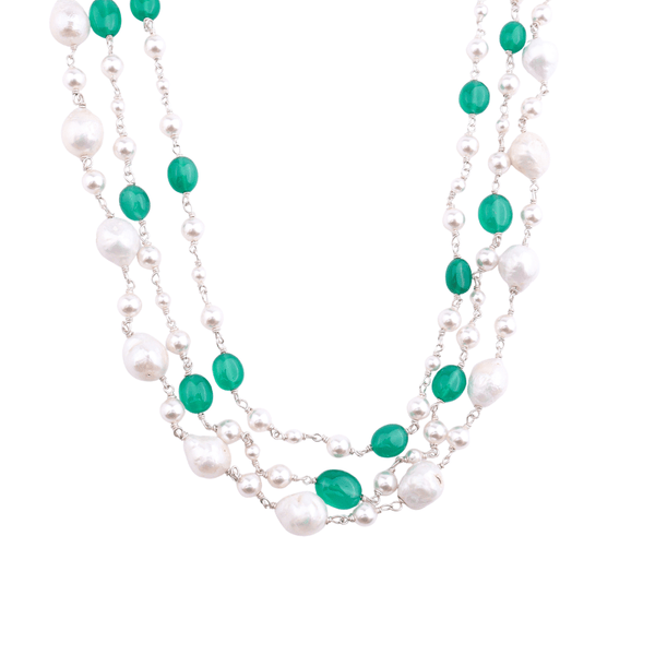 Necklace with freshwater pearls and green onyx beads