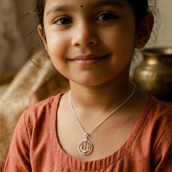 Lukachupi Chaandtare Pendant With Chain
