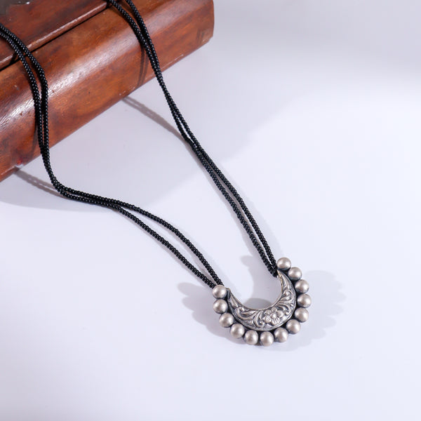Itihaas Chandrakor Pendant Mangalsutra