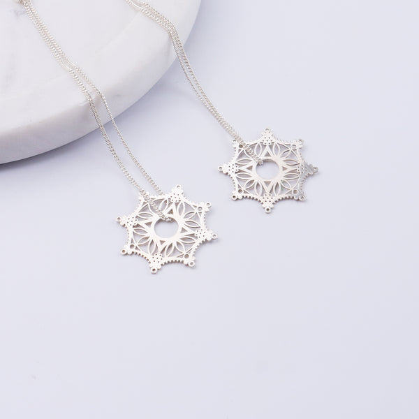 Silver Snowflake Filigree Dangler Earring