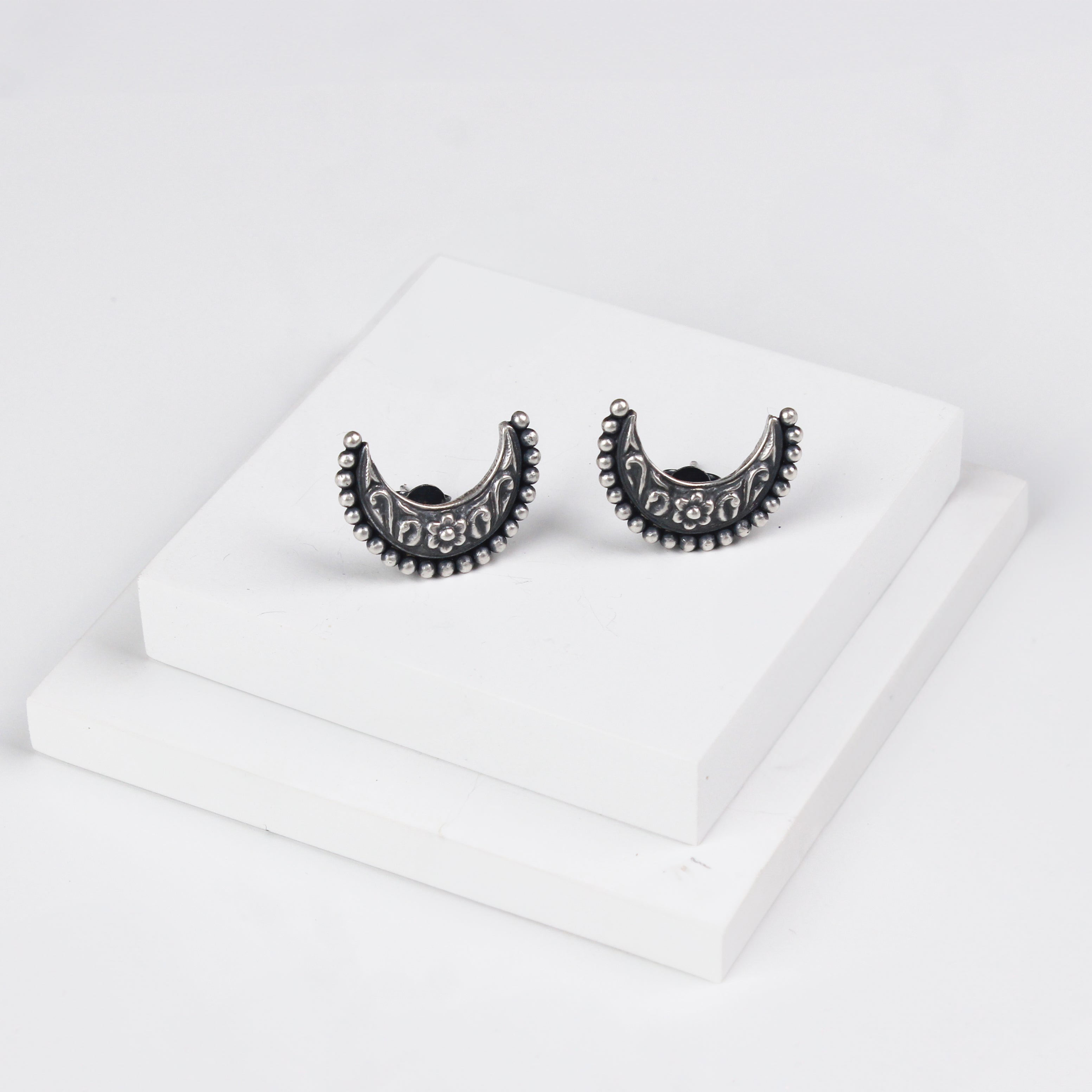 Itihaas Chandrakor Earring : Regular