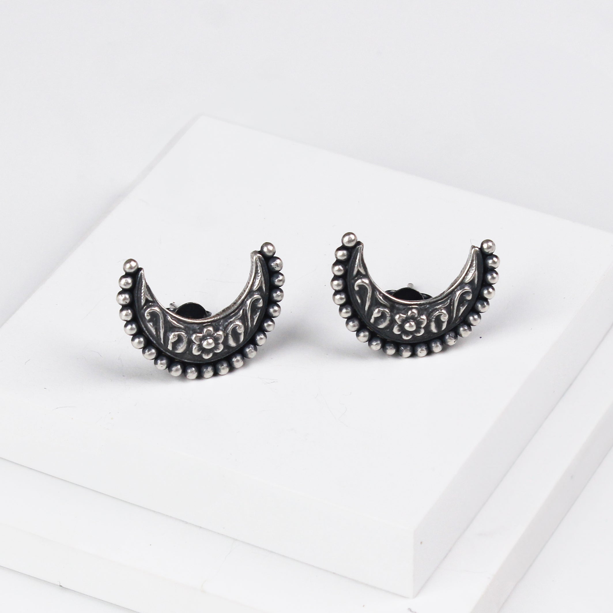Itihaas Chandrakor Earring : Regular