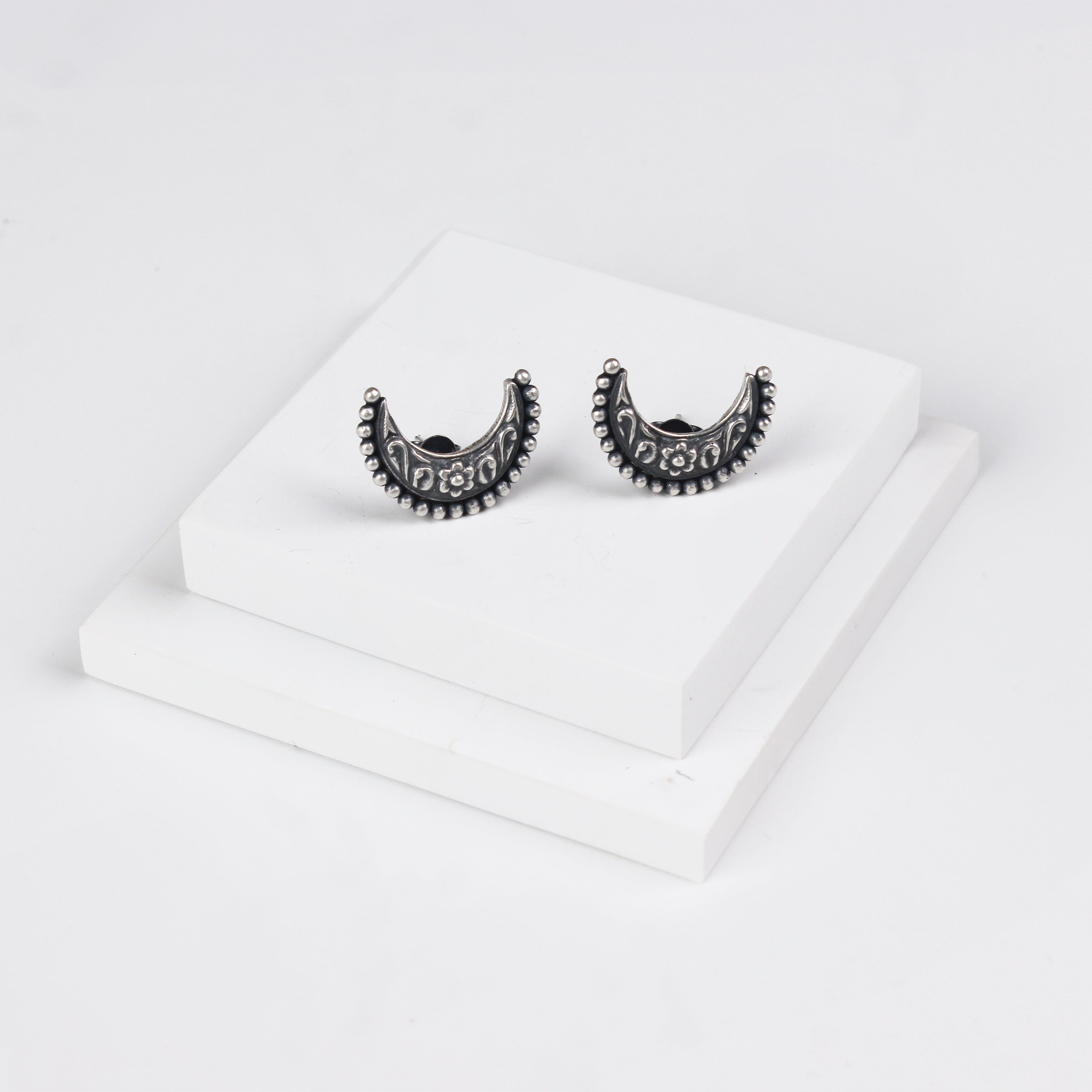 Itihaas Chandrakor Earring : Regular
