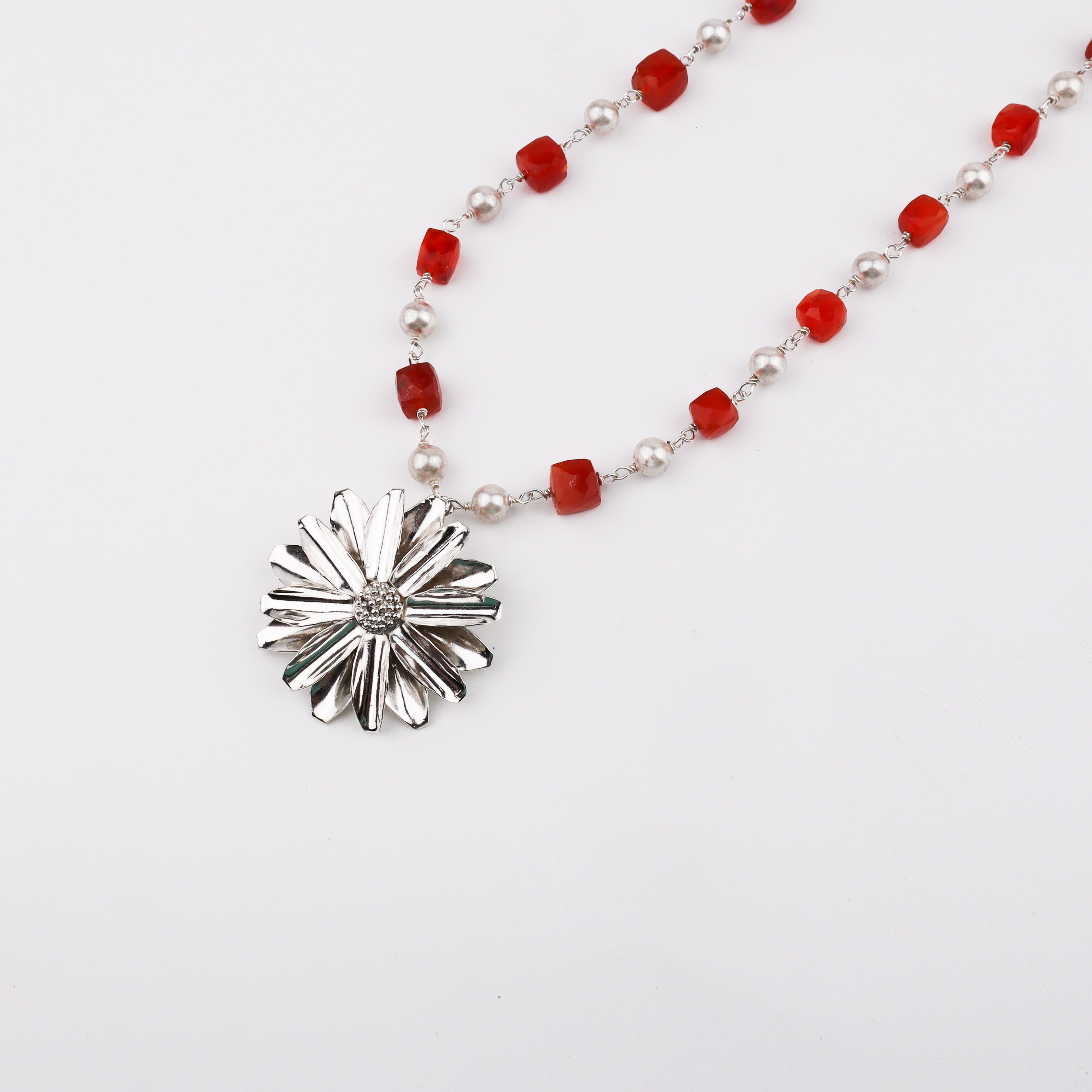 Soorajmukhi Pendant with Carnelian & Pearl Gathan Necklace