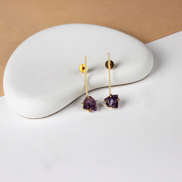 Angled view of 22K gold-plated fashion earring highlighting its elegant silhouette, structure, and polished gold finish
