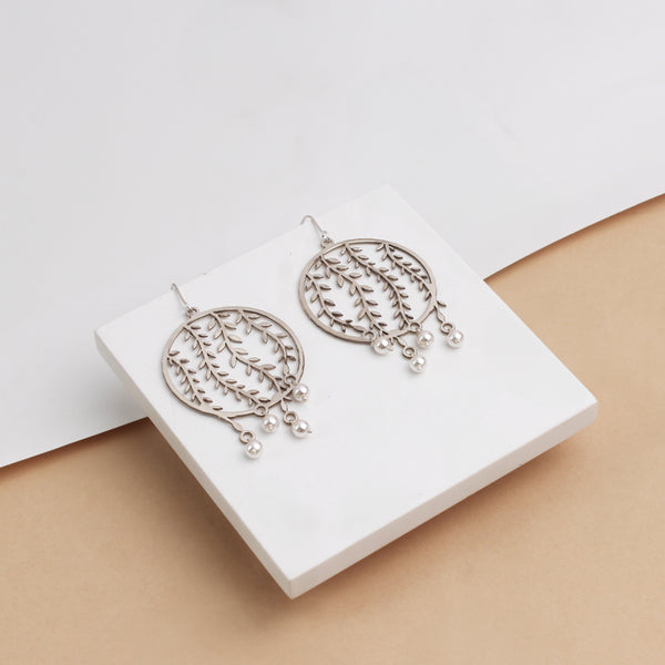 Vine drop pearl chandbali