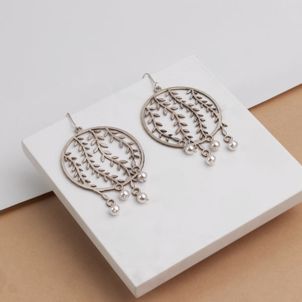 Vine drop pearl chandbali