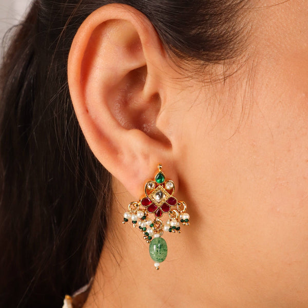 Model wearing a 22K gold-plated fashion necklace for a sophisticated and elegant jewelry look