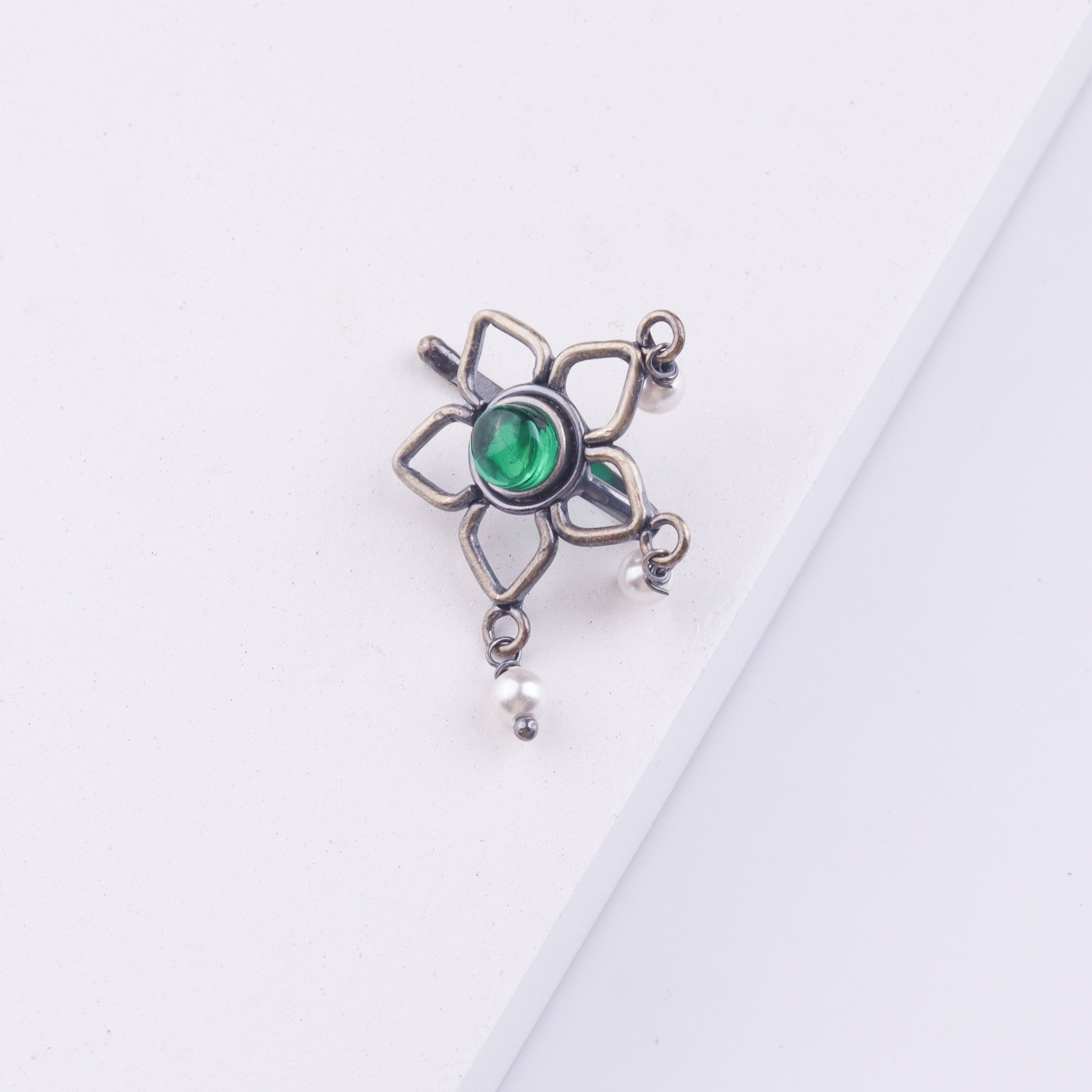 Oxidised Green Flower Clip-On Nose Pin (Large)