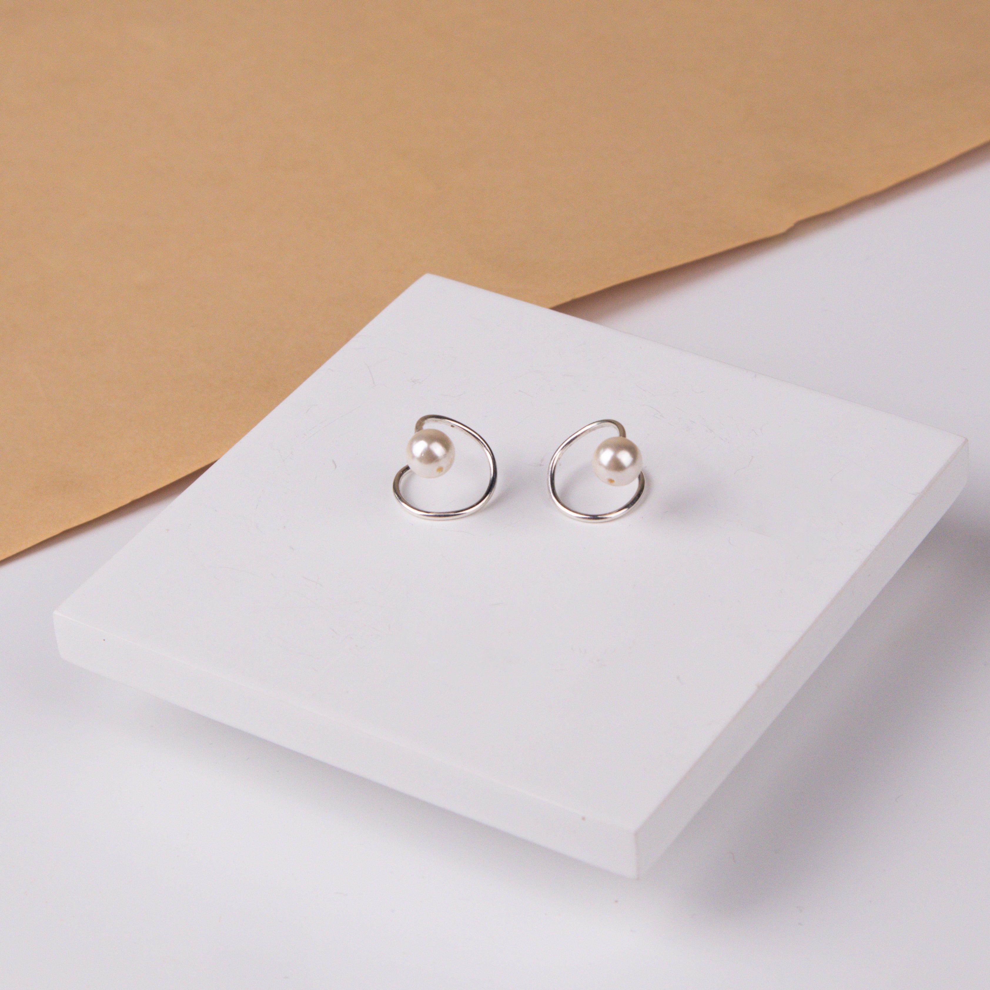 Silver Vintage Spiral Pearl Earring