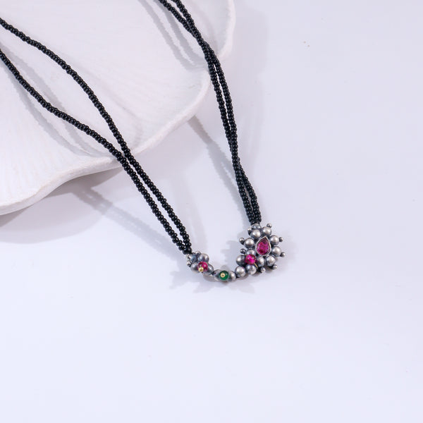 Small Motif Itihaas Maharashtrian Nath Mangalsutra