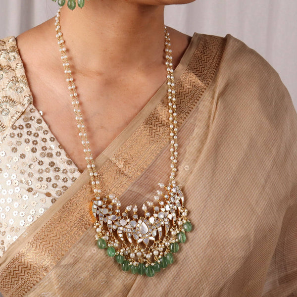 Model wearing 22K gold-plated fashion Set for a sophisticated and elegant jewelry look