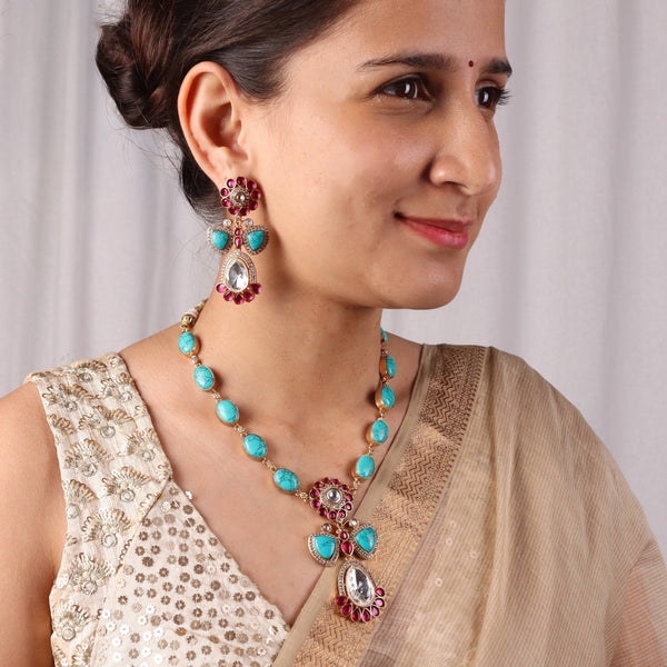 Model wearing 22K gold-plated fashion Set for a sophisticated and elegant jewelry look