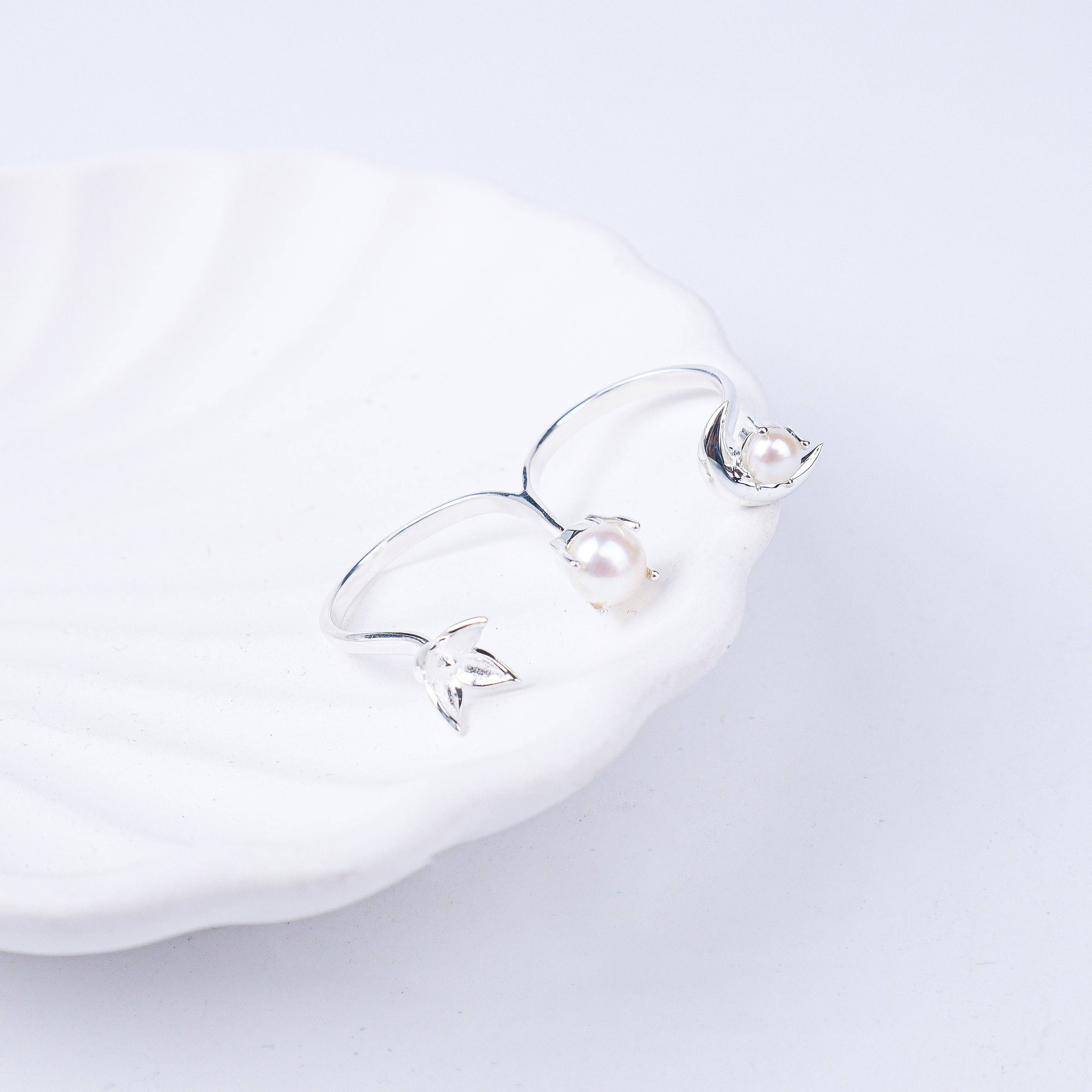 Pearl Moonflower two finger ring