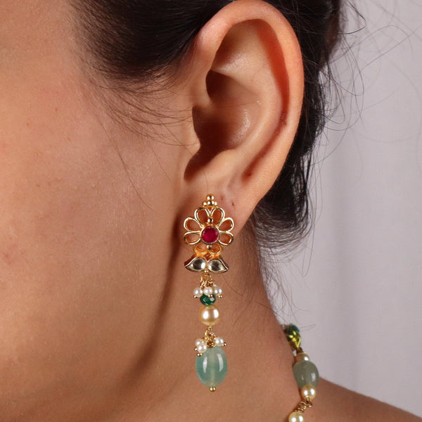 Model wearing 22K gold-plated fashion Set for a sophisticated and elegant jewelry look