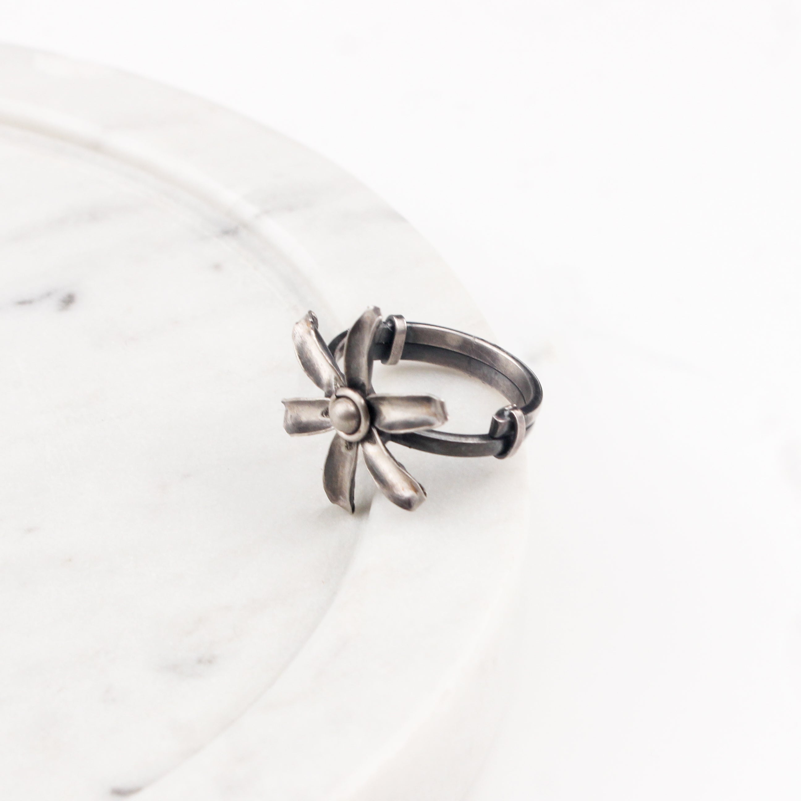 Gulbahaar Ring ( Adjustable )