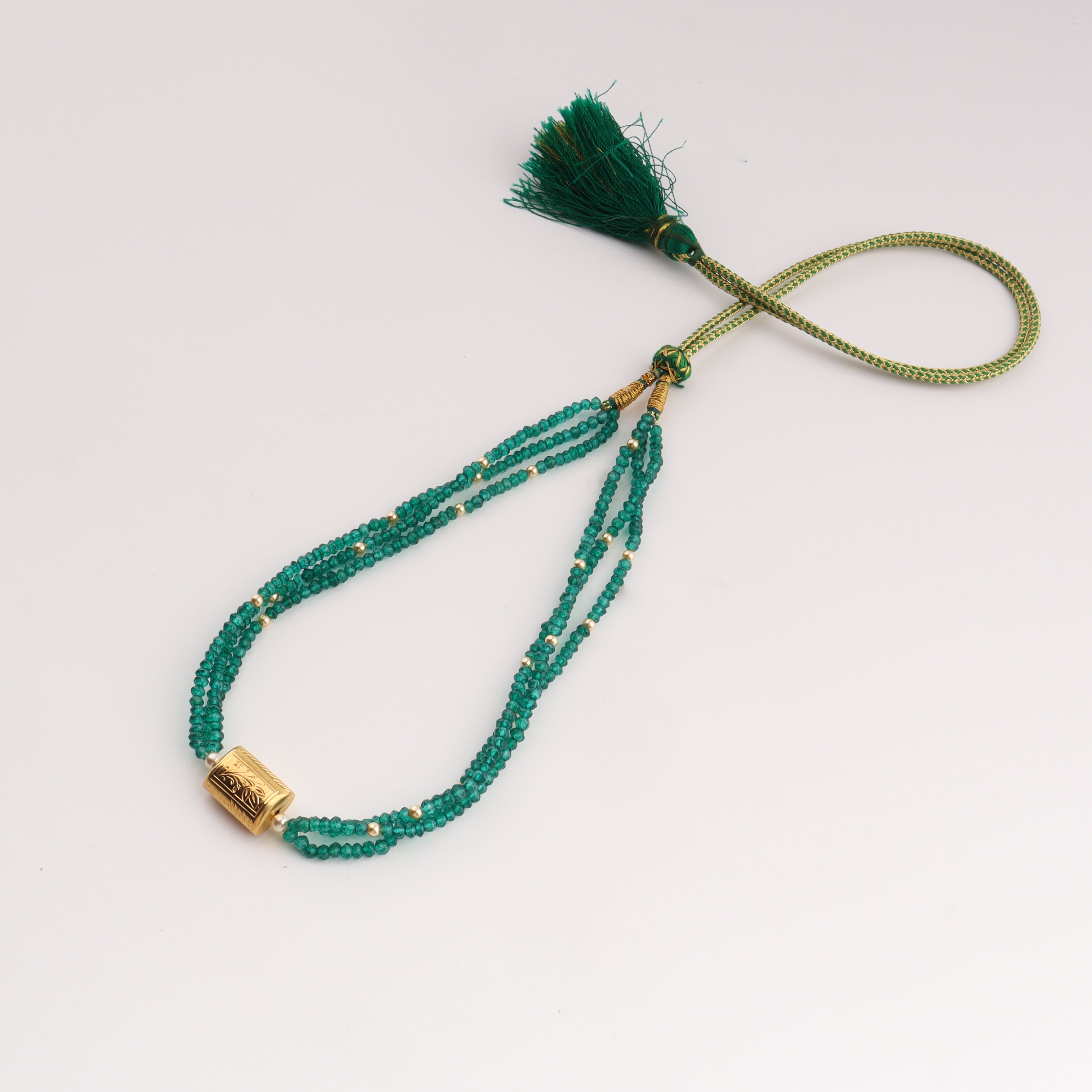 Goldplated Carved bead choker with green onyx