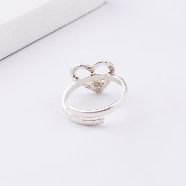 Silver heart pearl ring with textured finish