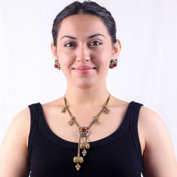 Model wearing 22K gold-plated fashion Set for a sophisticated and elegant jewelry look