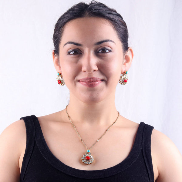 Model wearing 22K gold-plated fashion Set for a sophisticated and elegant jewelry look