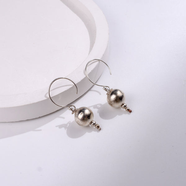 Silver bead earrings for jewelry