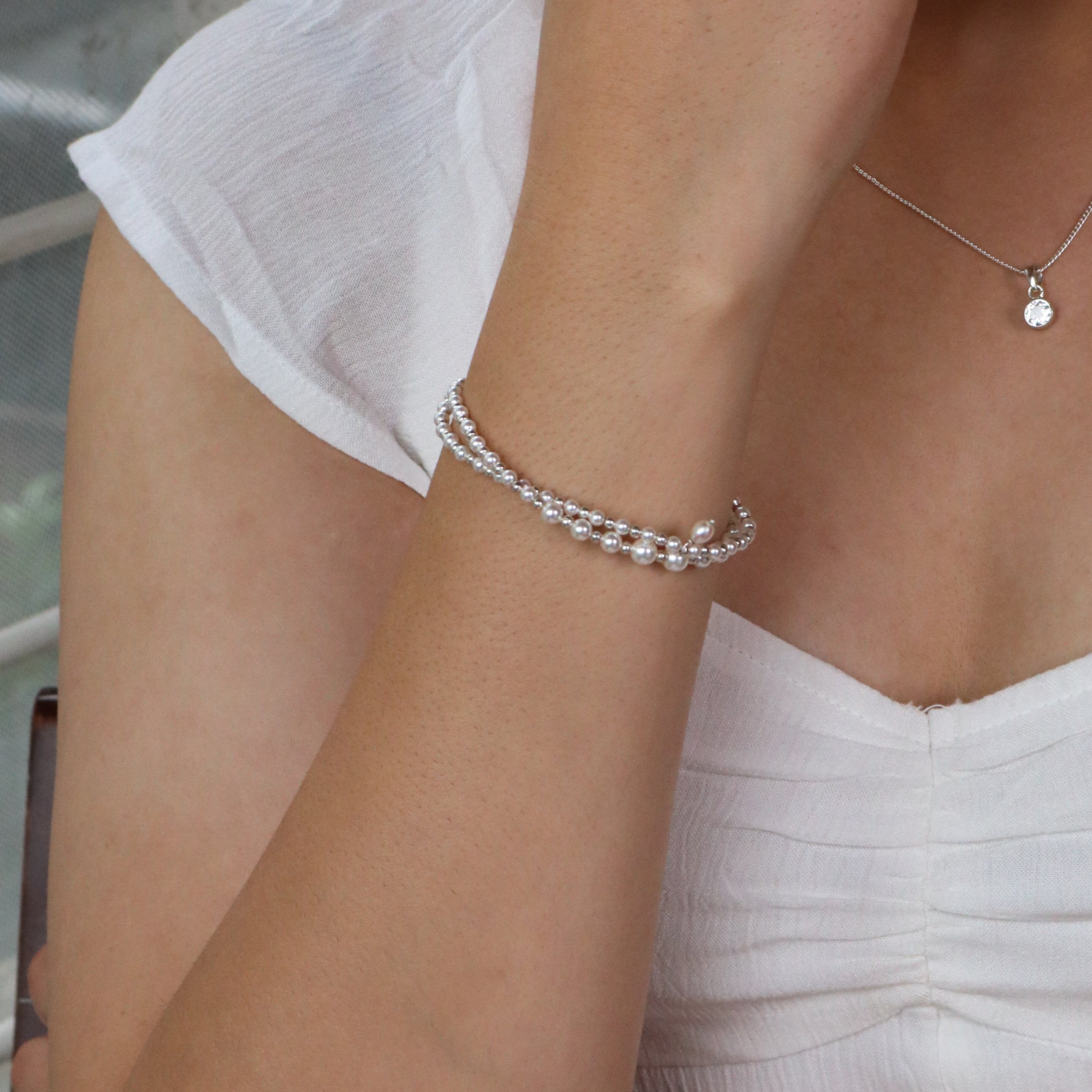 Dainty Layered Pearl Bracelet