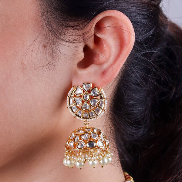 Model wearing 22K gold-plated fashion Set for a sophisticated and elegant jewelry look