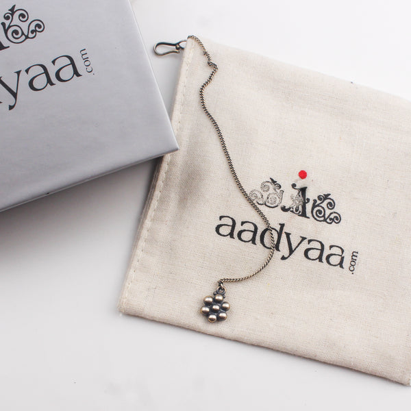 Silver Kudi Motif Maang Tika