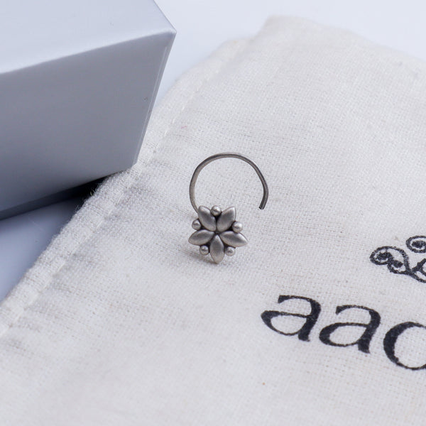 Delicate Sadafulee Nose pin (Pierced)