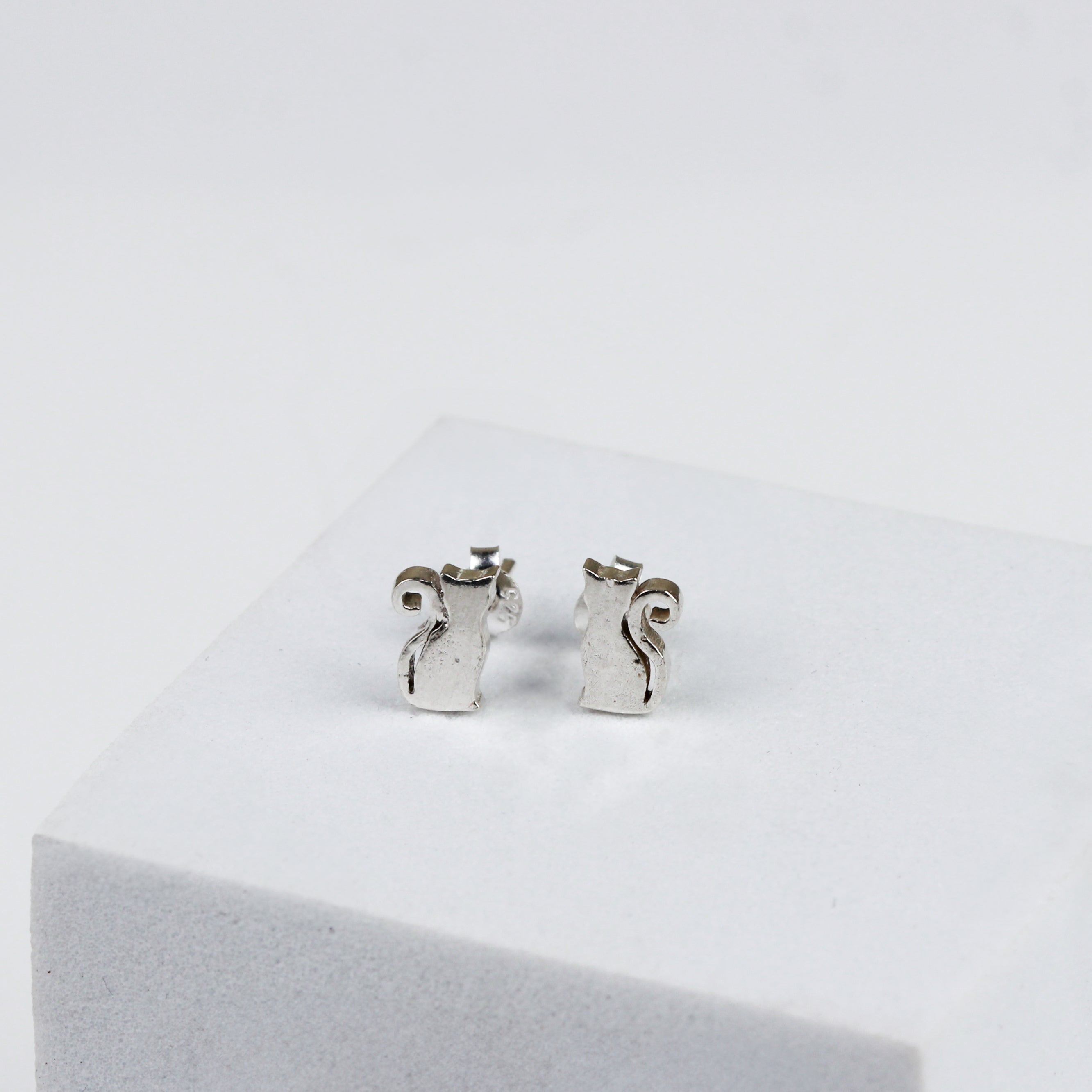 Silver Cat Stud | 92.5 Silver