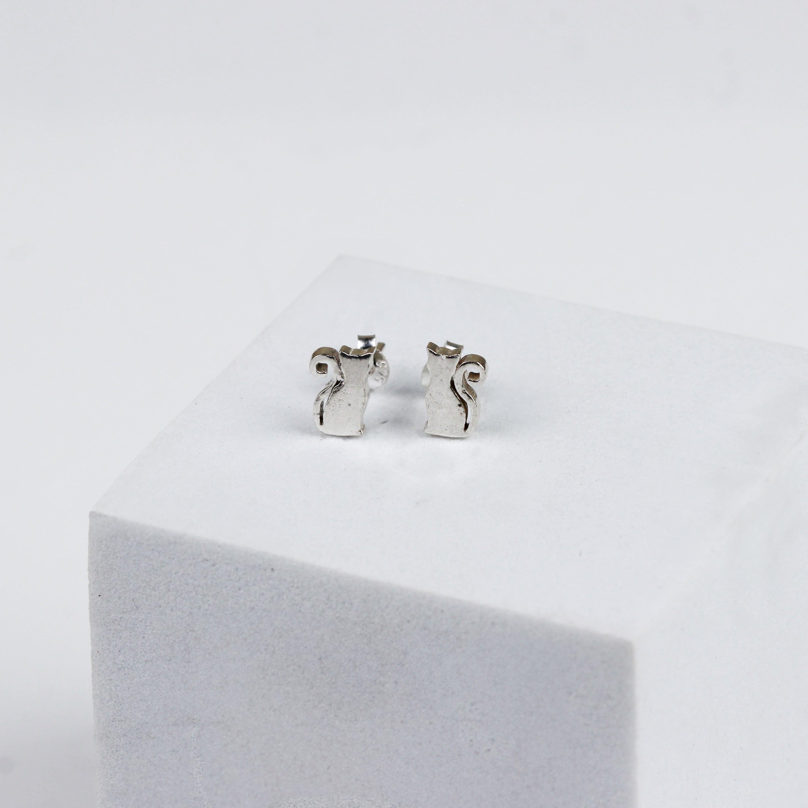 Silver Cat Stud | 92.5 Silver