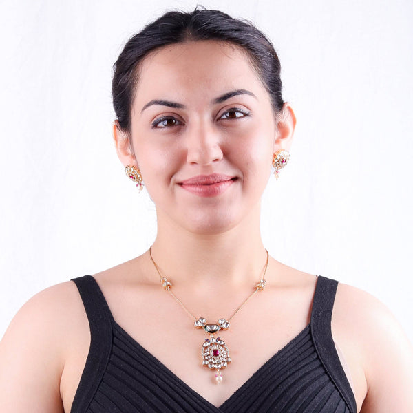 Model wearing 22K gold-plated fashion Set for a sophisticated and elegant jewelry look