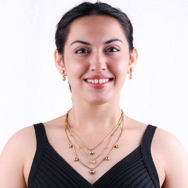 Model wearing 22K gold-plated fashion Set for a sophisticated and elegant jewelry look