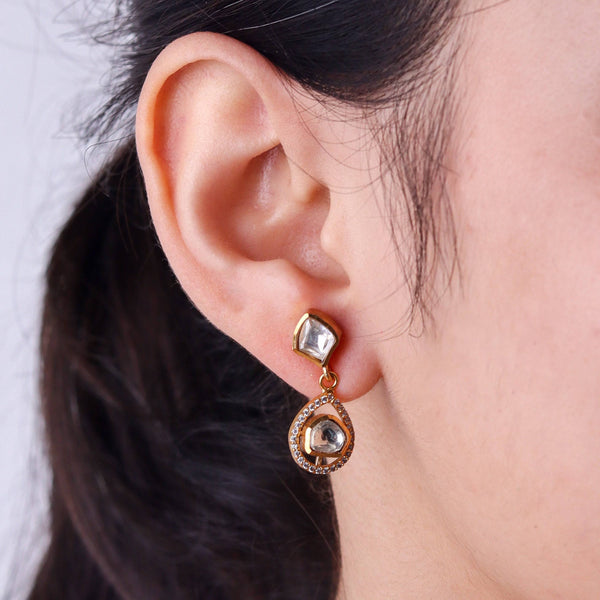 Model wearing 22K gold-plated fashion Set for a sophisticated and elegant jewelry look