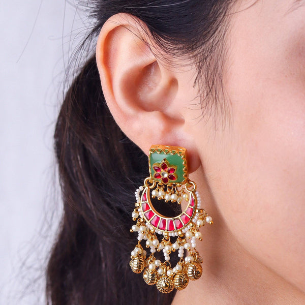 Model wearing 22K gold-plated fashion Set for a sophisticated and elegant jewelry look