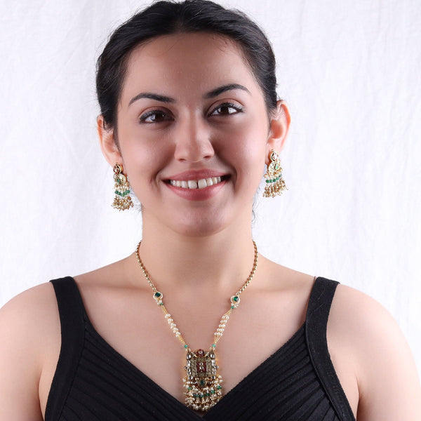 Model wearing 22K gold-plated fashion Set for a sophisticated and elegant jewelry look