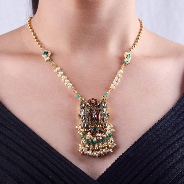 Model wearing 22K gold-plated fashion Set for a sophisticated and elegant jewelry look