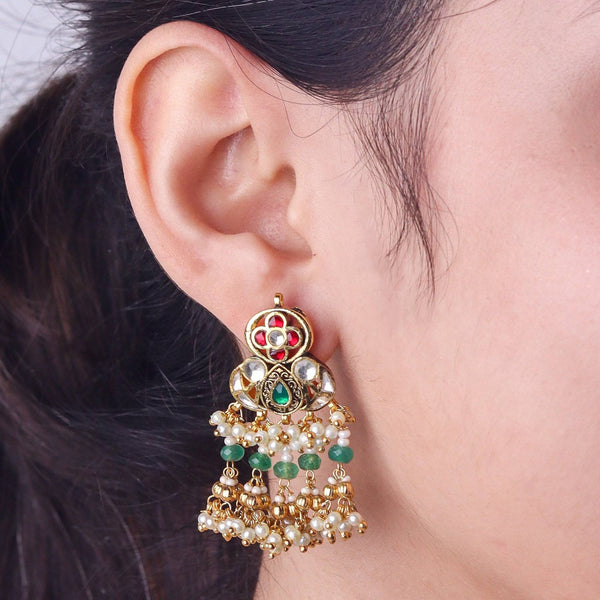 Model wearing 22K gold-plated fashion Set for a sophisticated and elegant jewelry look