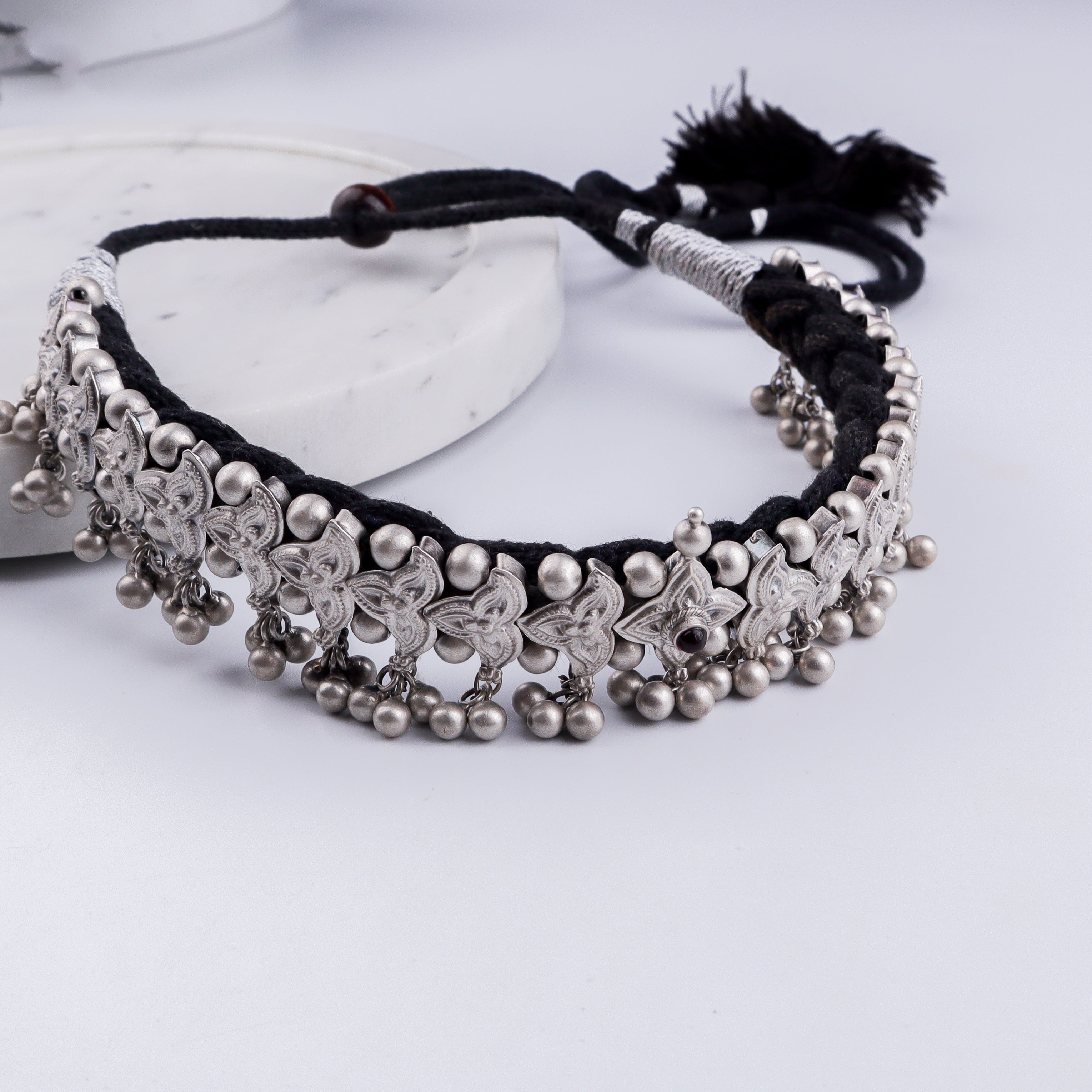 Belpaantik : Silver Oxidised Finish