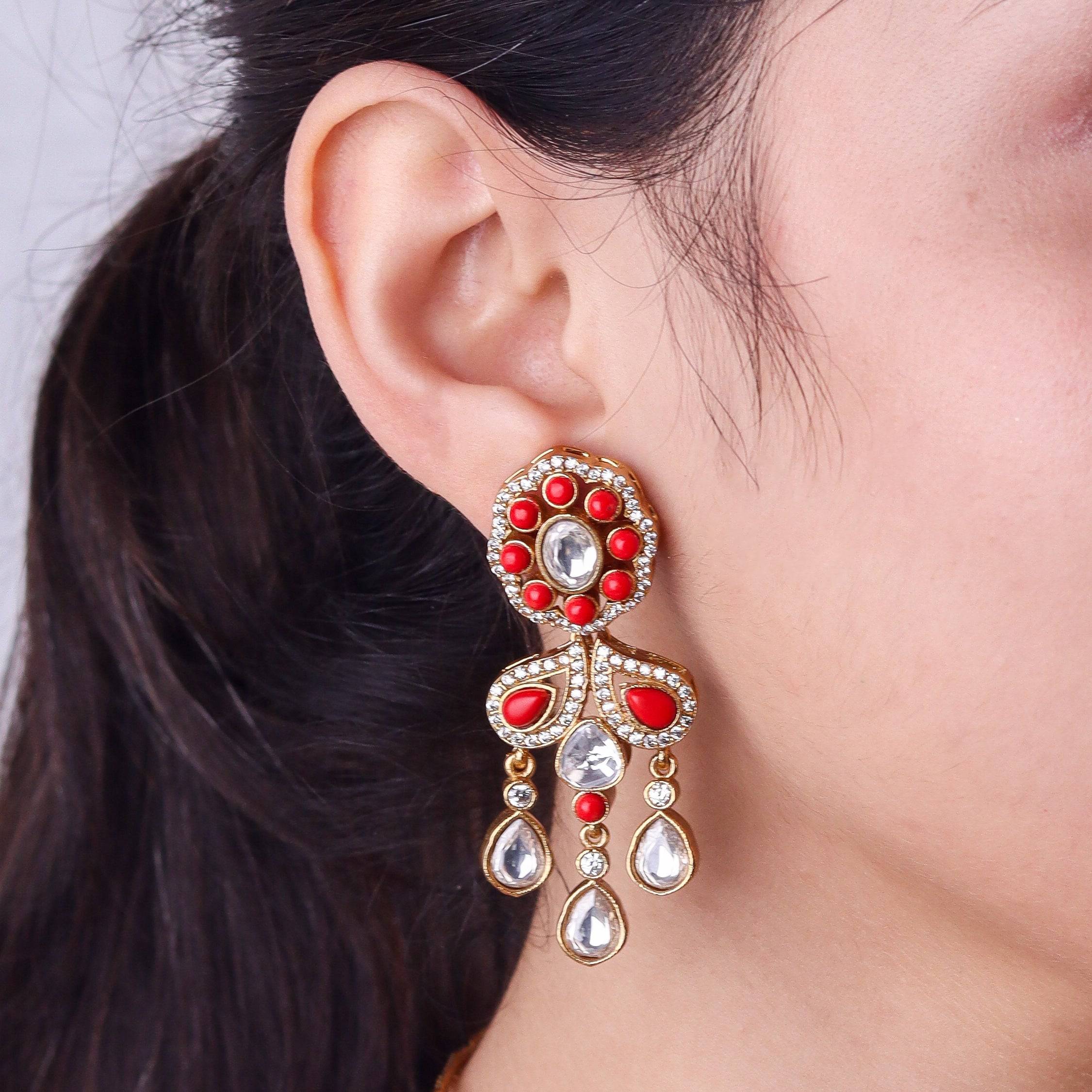 Model wearing 22K gold-plated fashion Set for a sophisticated and elegant jewelry look