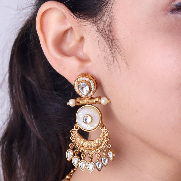 Model wearing 22K gold-plated fashion Set for a sophisticated and elegant jewelry look