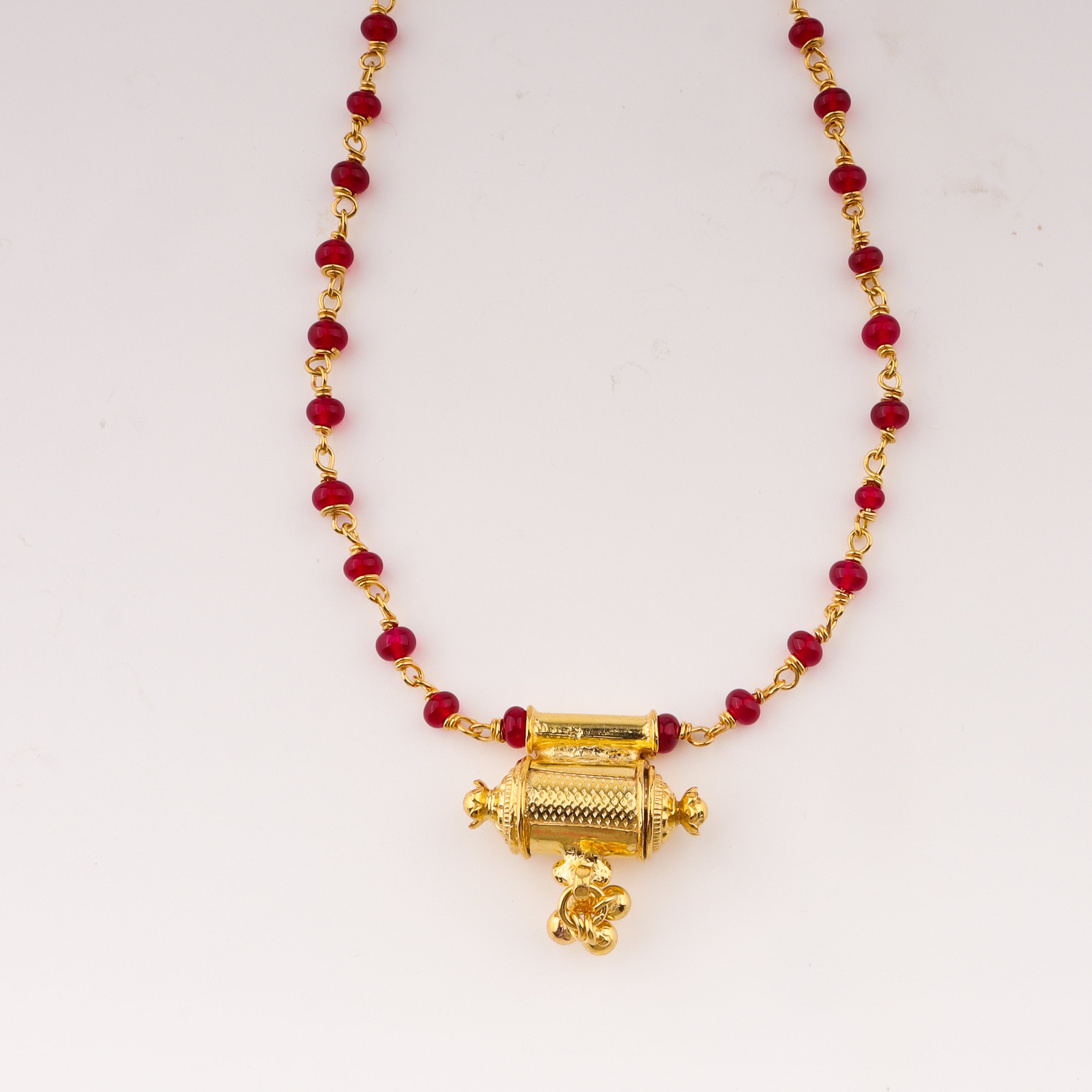 Taveej pendant necklace with ruby gold plated