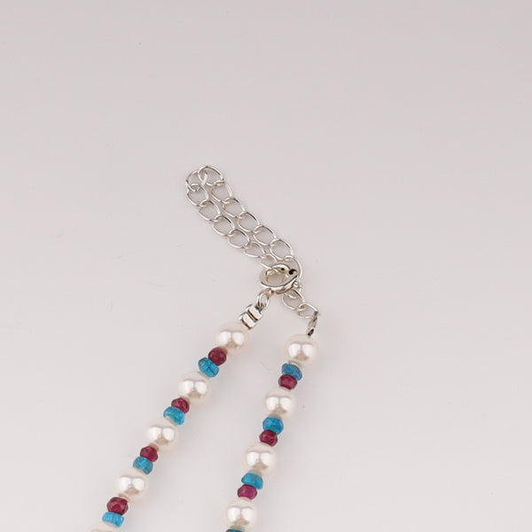 Flower pendant necklace with pearls and semi-precious stones