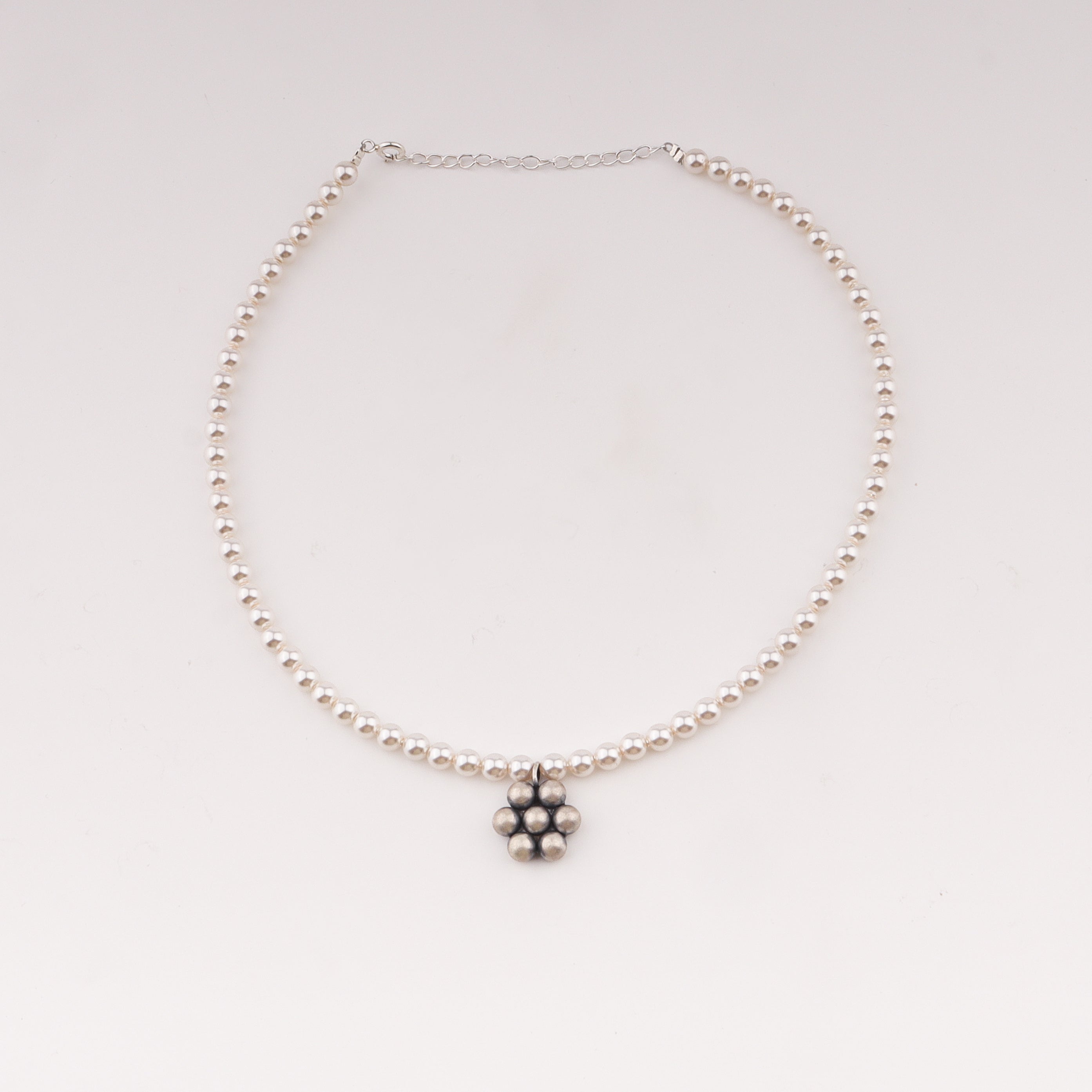 Kudi necklace with pearls