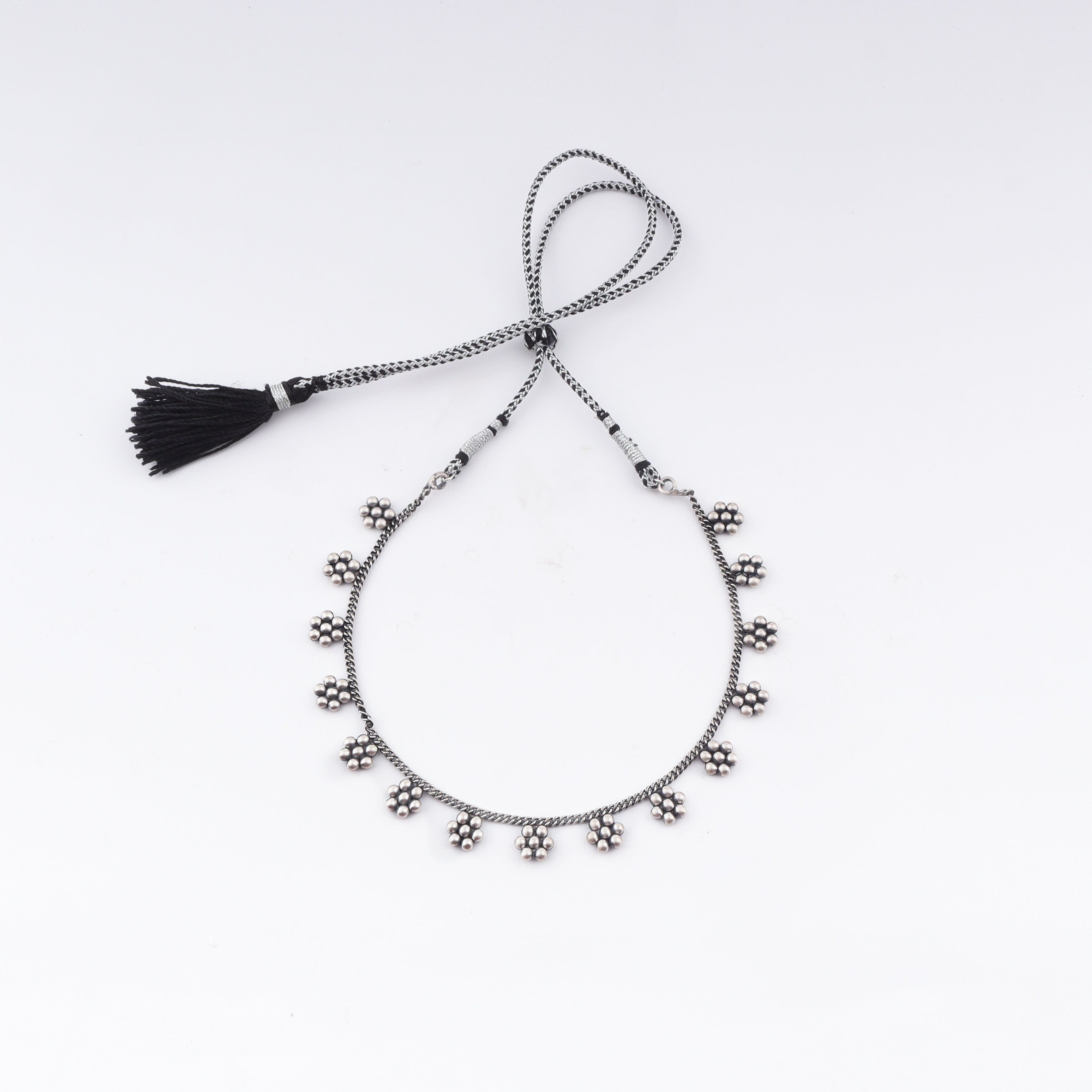 Traditional kudi choker design