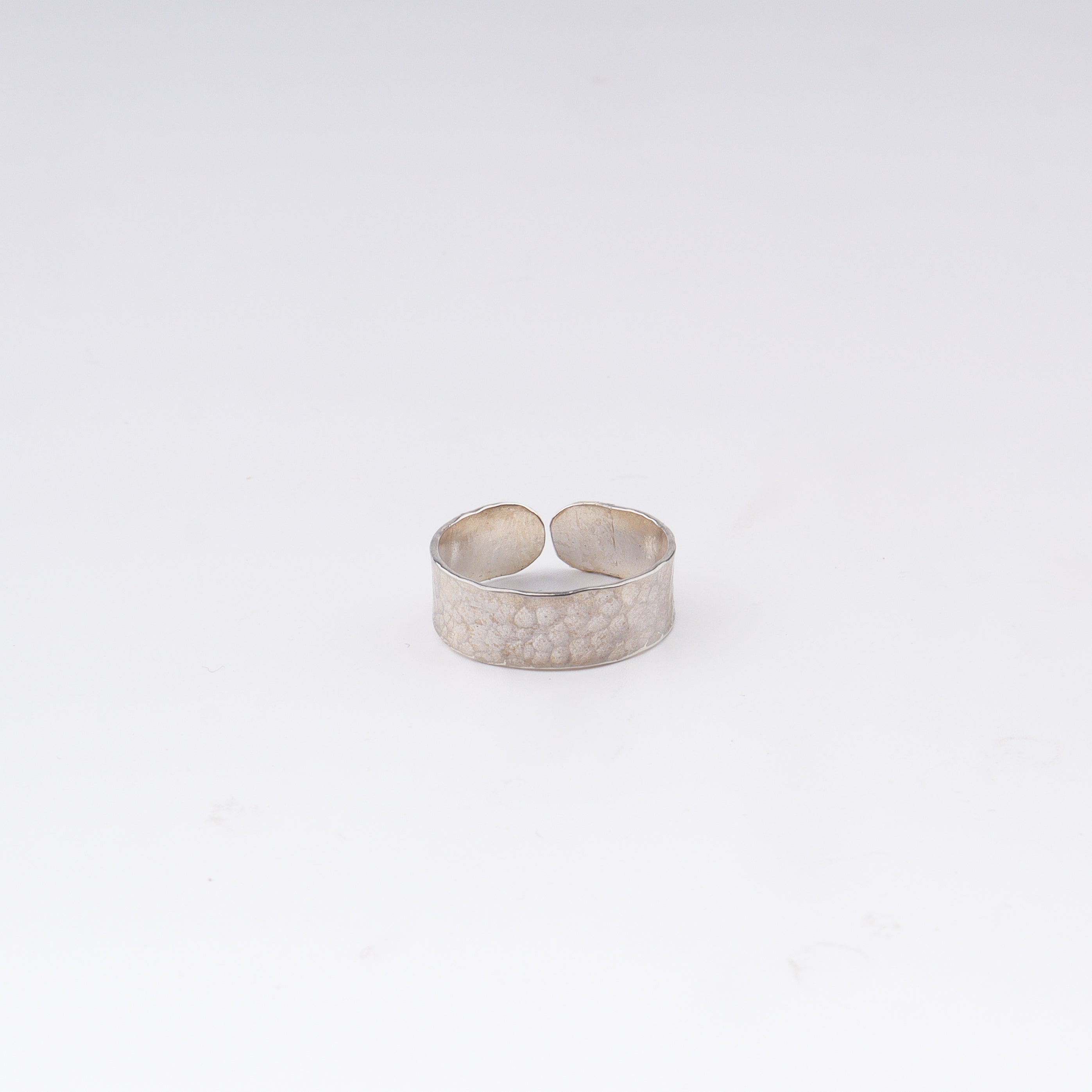 Unisex Hammered Ring in Silver (adjustable)