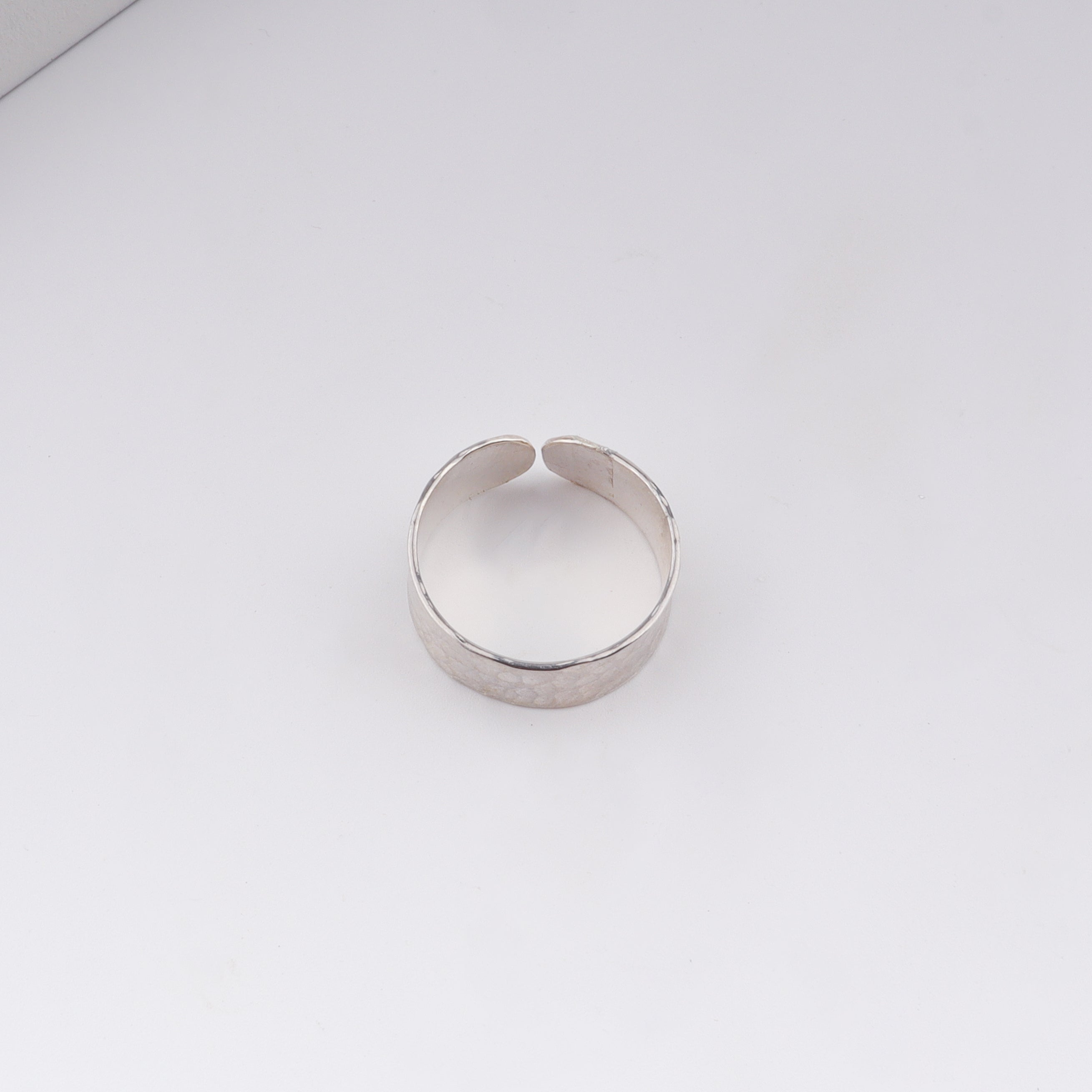 Unisex Hammered Ring in Silver (adjustable)