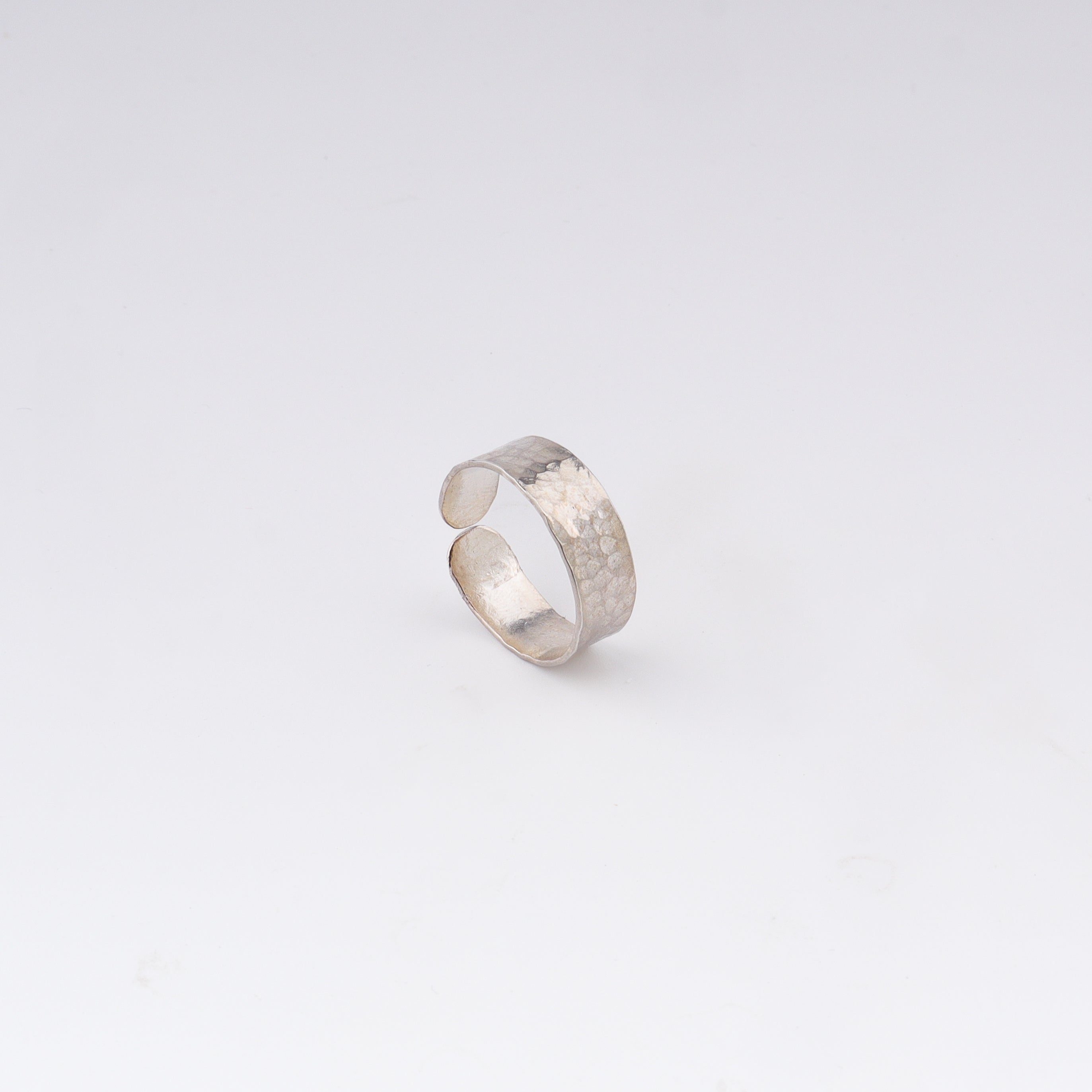 Unisex Hammered Ring in Silver (adjustable)